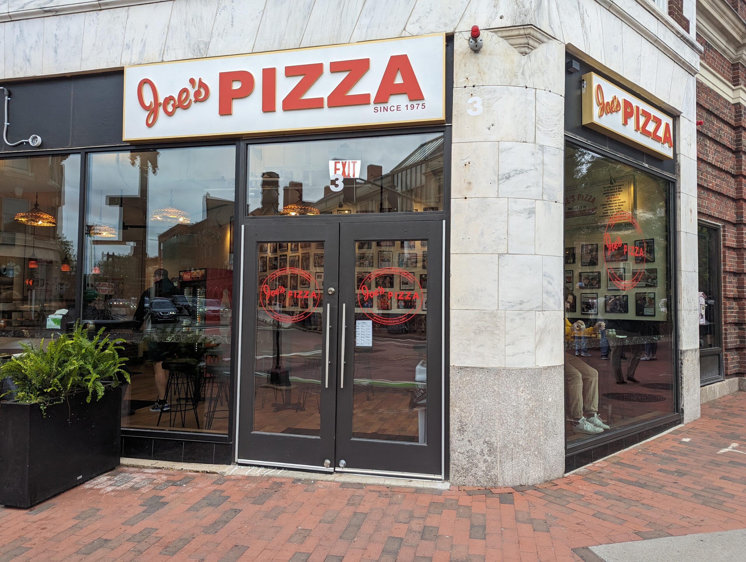 nycs-joes-pizza-opens-in-harvard-square-v0-tcl98y86n0qb1